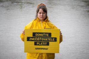 Fosilní korporace by měly nést odpovědnost za povodně a další extrémní počasí – Greenpeace Česká republika